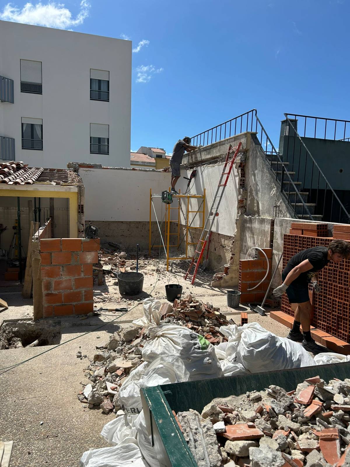 BENMAI RESTAURO E CONSTRUÇÃO LDA - Sintra - Abgehängte Decke