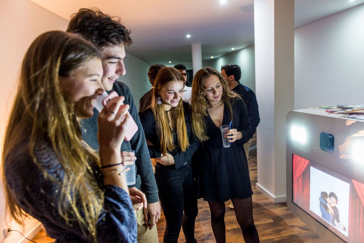 Catchy Kiosks Photobooth - Sintra - Aluguer de Cabine de Video