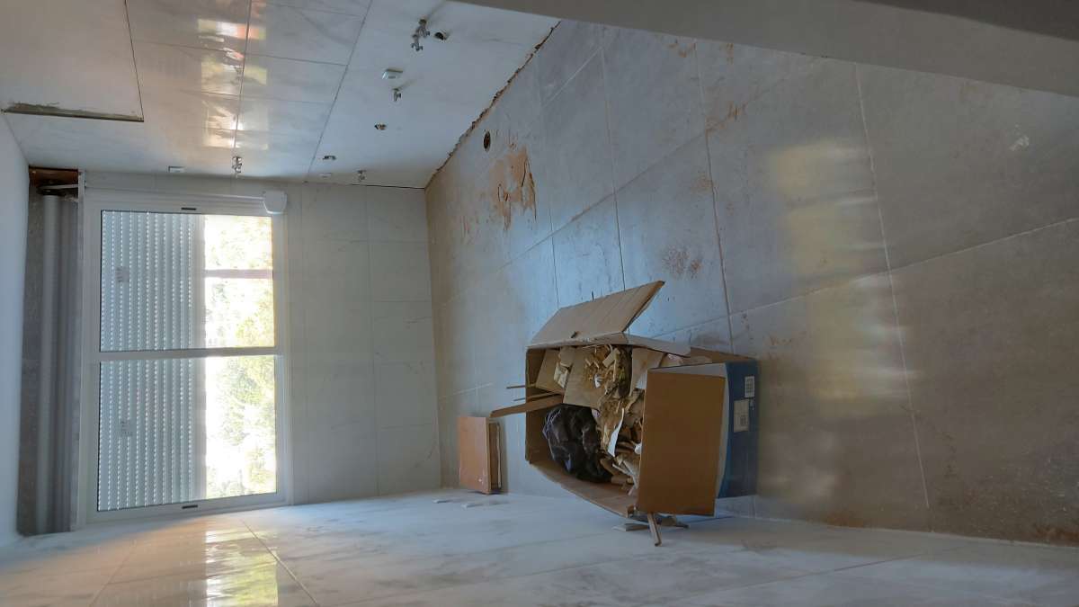 Valmir - Lisboa - Carpet Installation