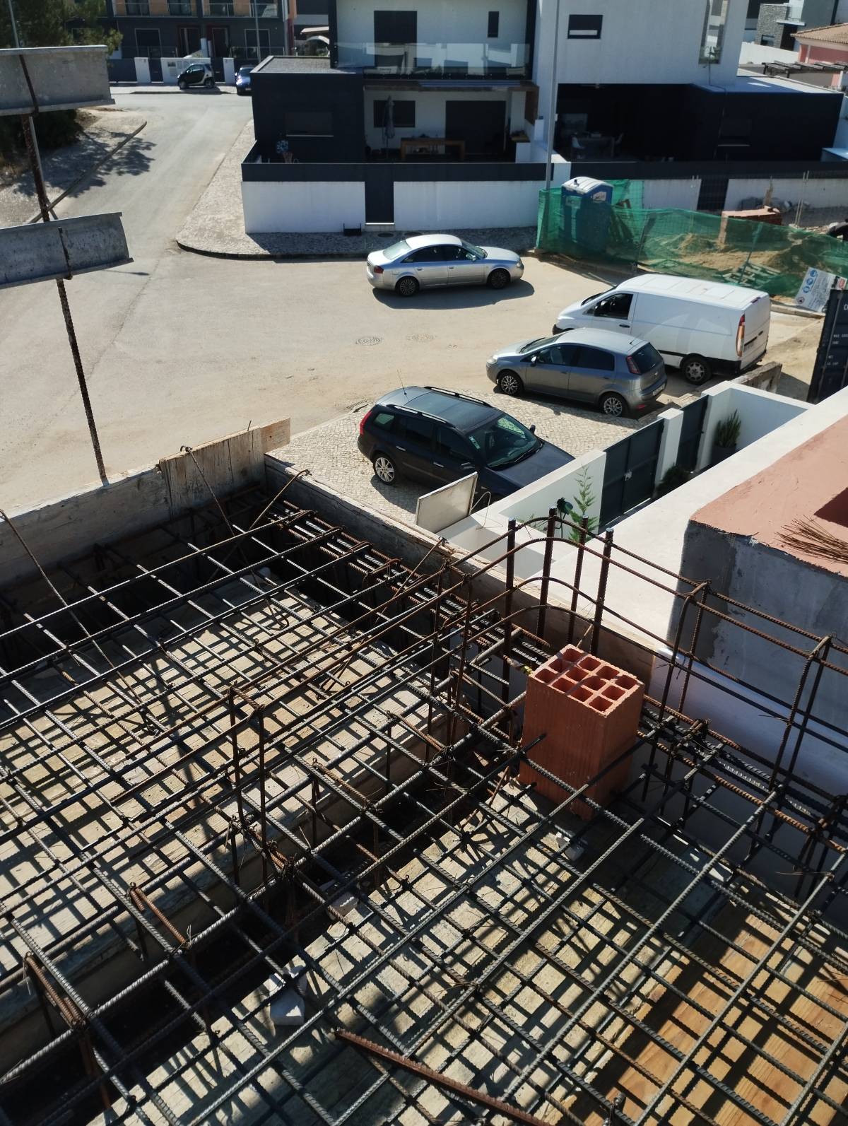 FAZ TUDO CONSTRUÇÕES - Palmela - Stone or Tile Flooring Repair or Partial Replacement