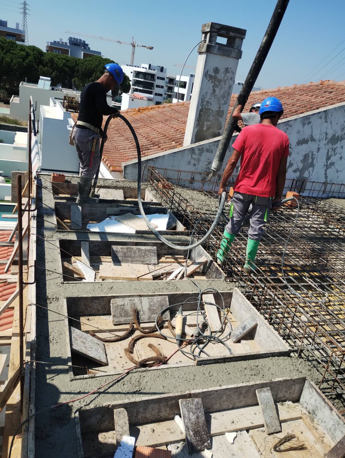 FAZ TUDO CONSTRUÇÕES - Palmela - Stone or Tile Flooring Installation