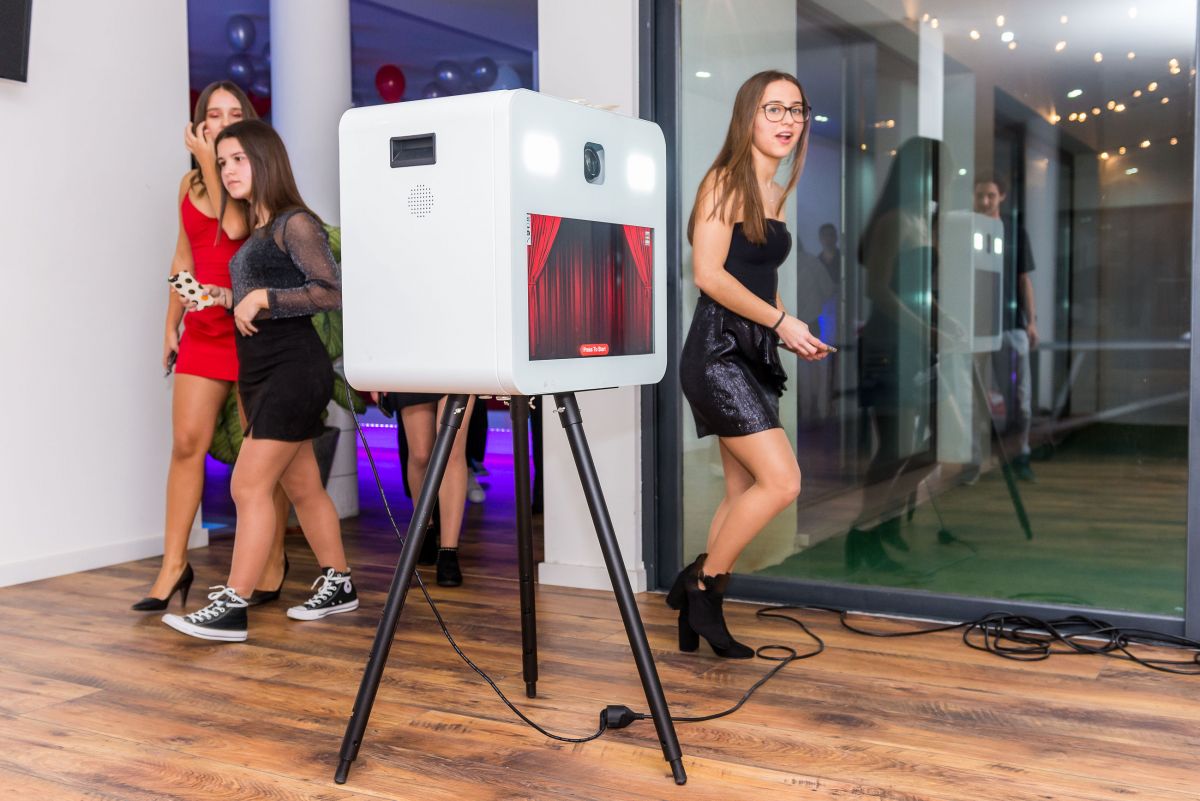 Catchy Kiosks Photobooth - Sintra - Aluguer de Cabine de Fotos