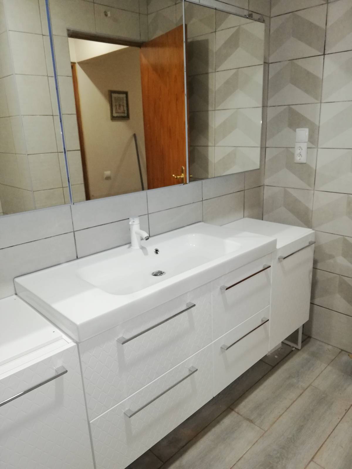 GENIAL WORK UNI LDA - Loures - Drywall Repair and Texturing