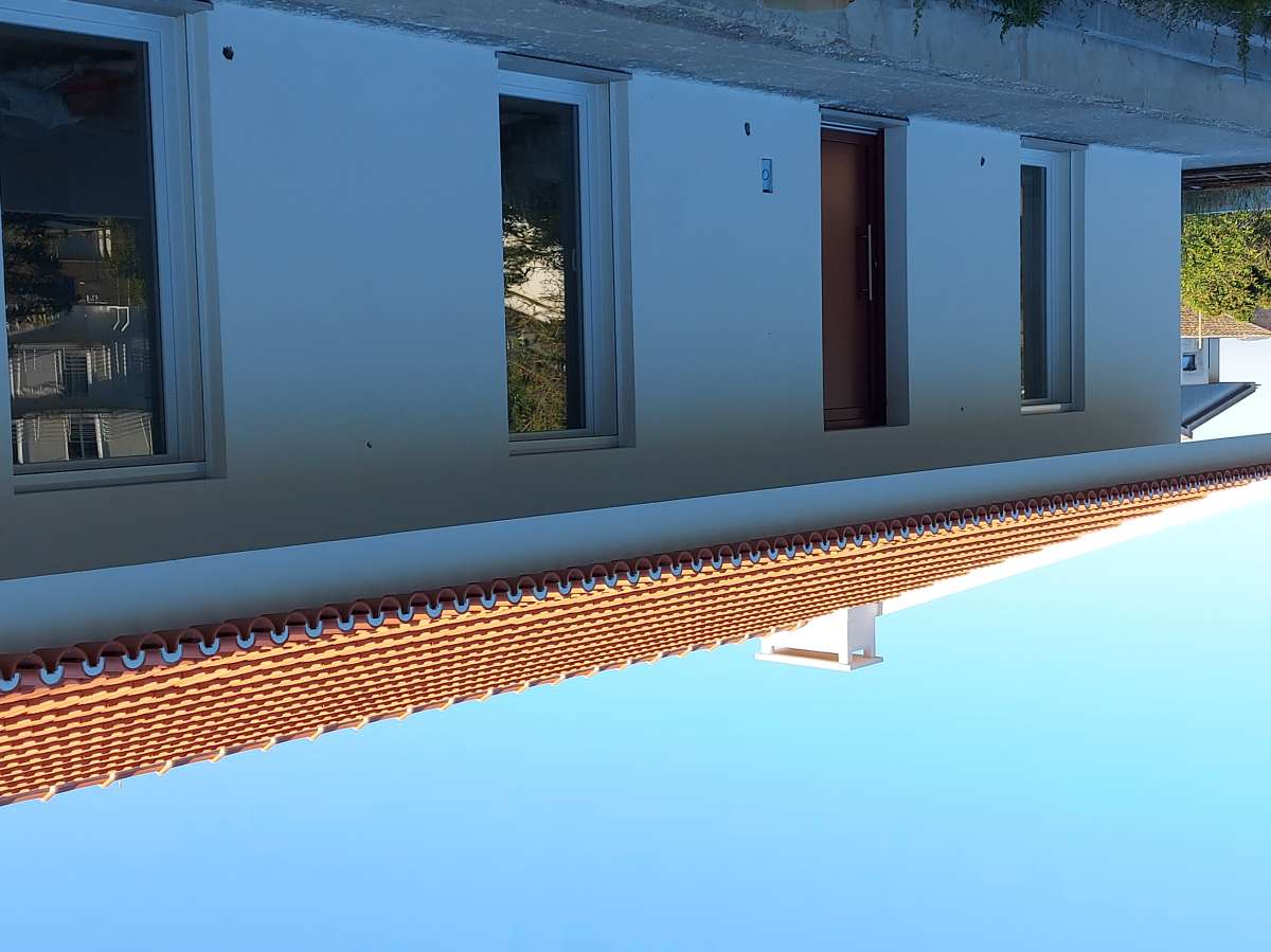 Valmir - Lisboa - Roof Cleaning