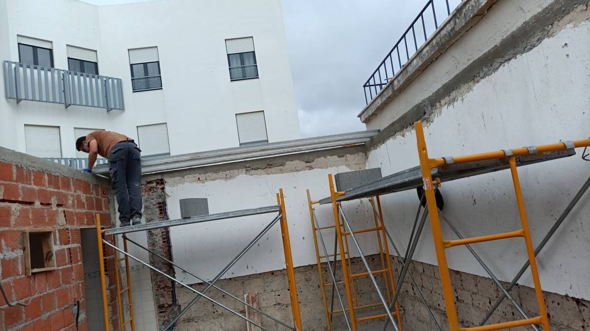 BENMAI RESTAURO E CONSTRUÇÃO LDA - Sintra - Wände, Trockenbau, und Treppen