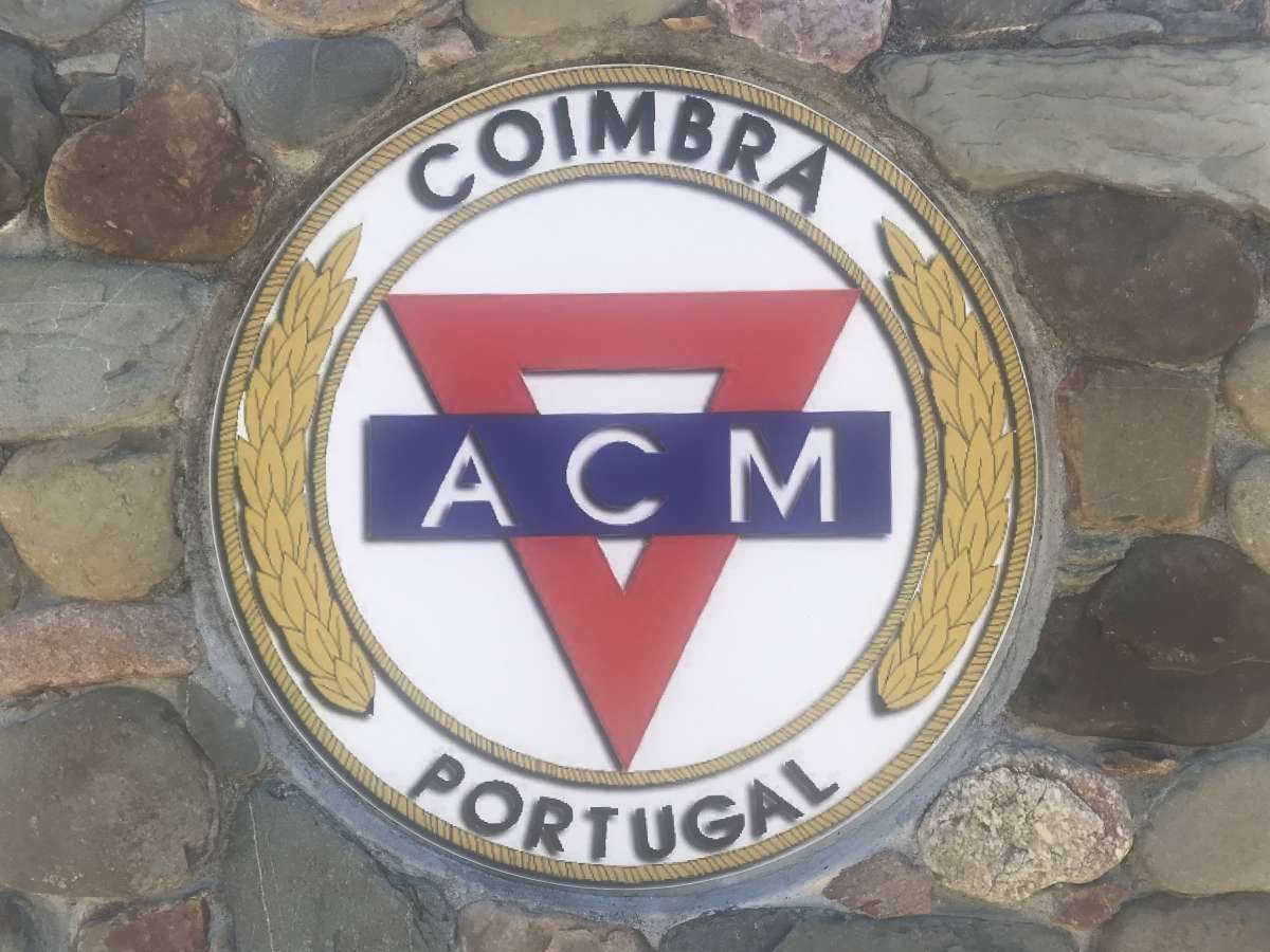 ACM Coimbra - Coimbra - Stelzenläufer