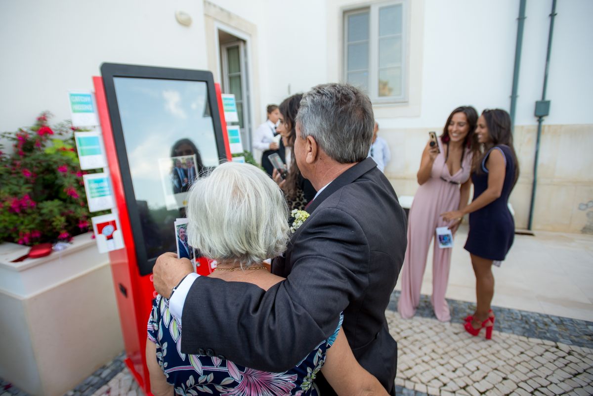 Catchy Kiosks Photobooth - Sintra - Aluguer de Cabines de Fotos e Vídeo