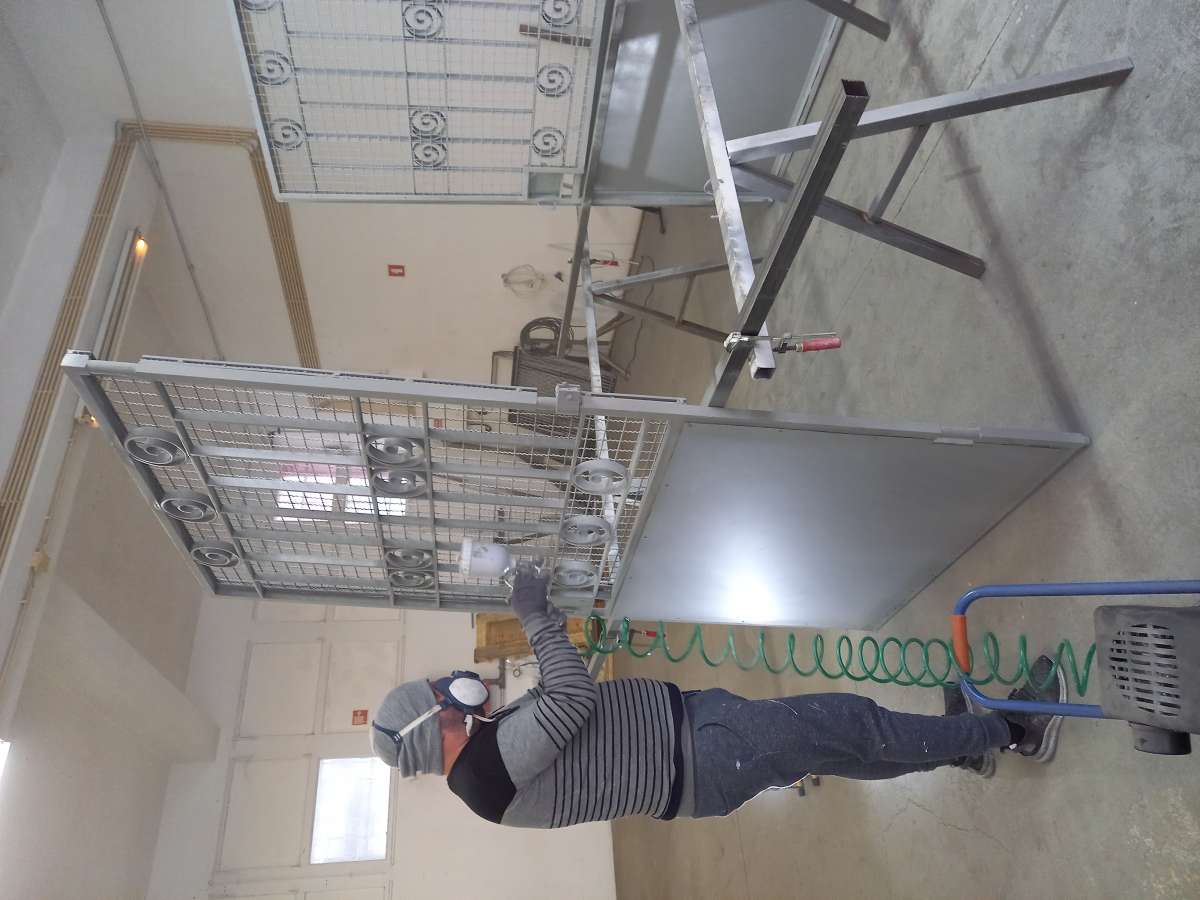 Sr. Resolve NUNO SILVA - Lisboa - Carpet Installation