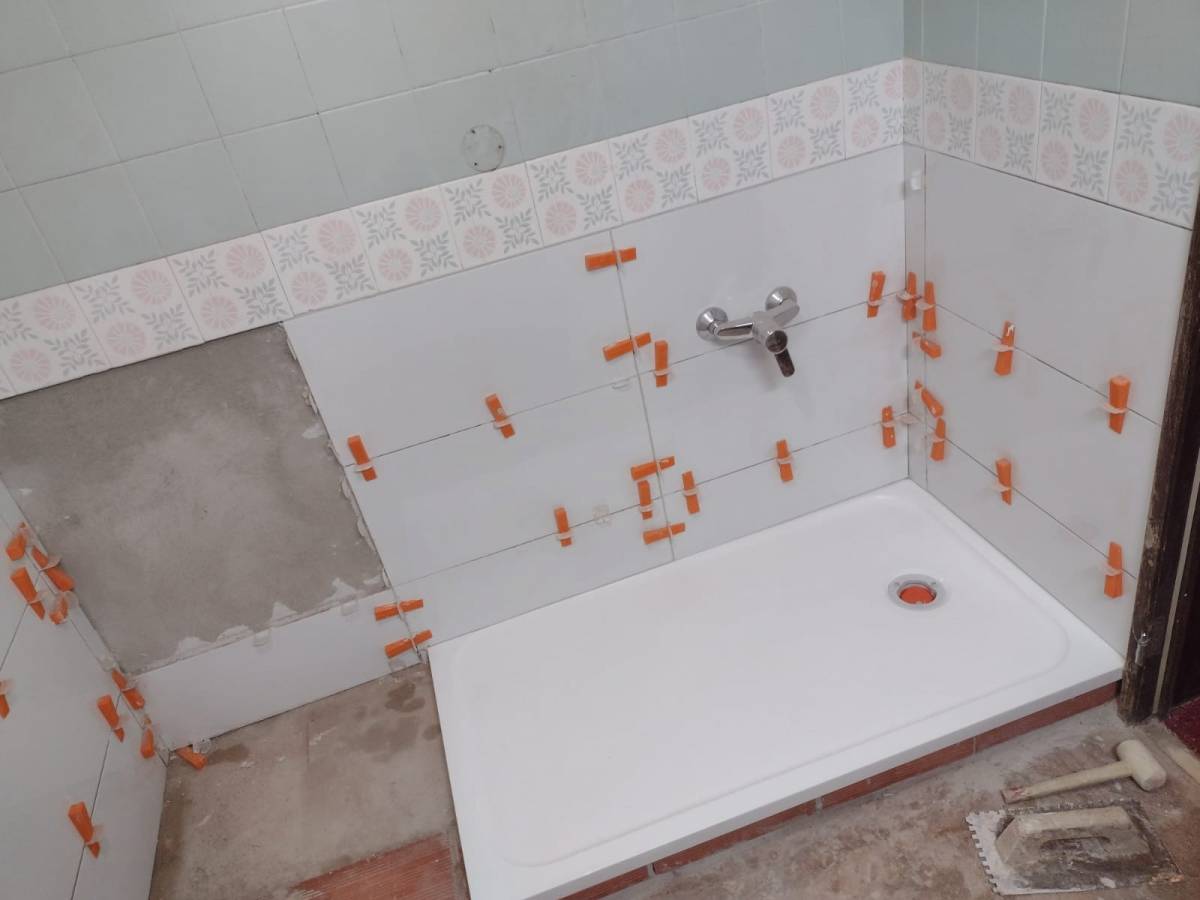 GENIAL WORK UNI LDA - Loures - Remodel a Room