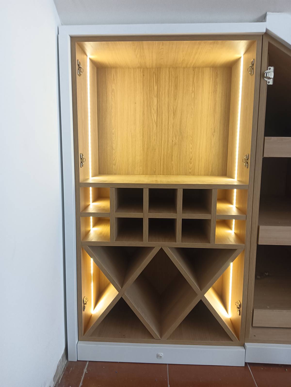 Oliveira Montagens & Reparações - Lousada - Remodelação de Armários
