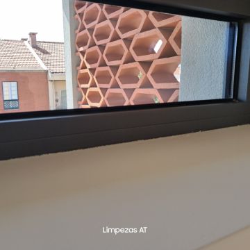 Limpezas AT - Santa Maria da Feira - Commercial Cleaning