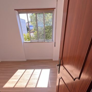 Parminder - Vila Franca de Xira - Siding Installation, Repair, or Removal