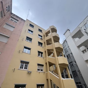 Caio Dias - Montijo - Peinture de meubles