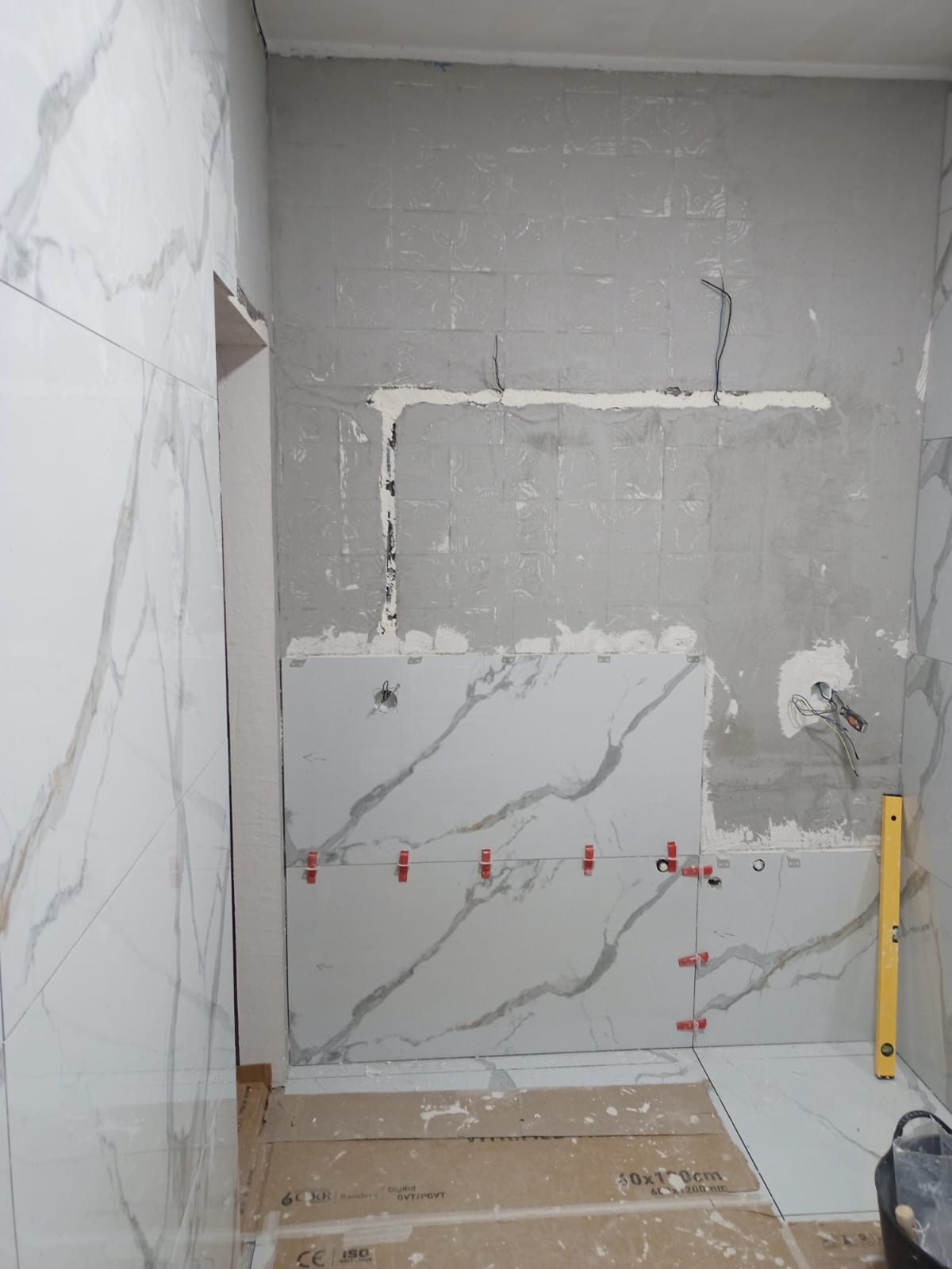 André Lacerda - Póvoa Property Care - Póvoa de Varzim - Stone or Tile Flooring Installation