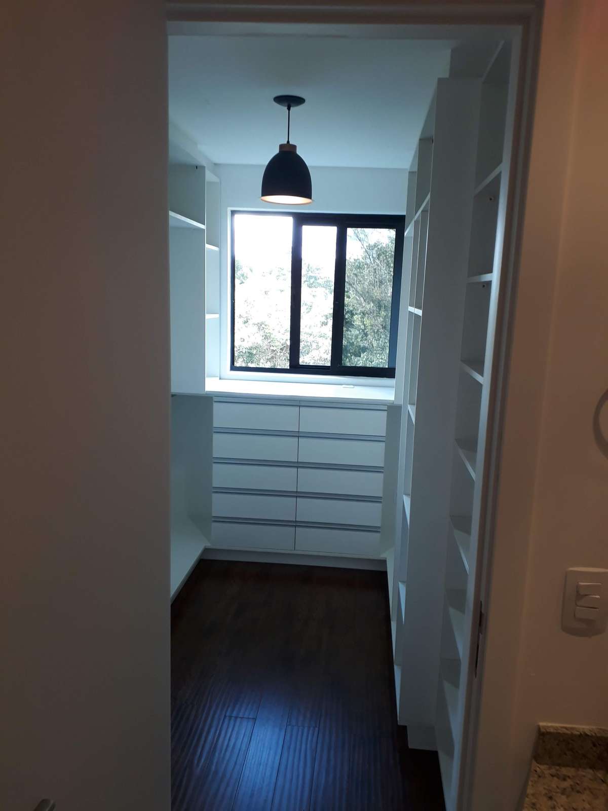Osmar da Silveira - Aveiro - Entertainment Center or TV Stand Assembly