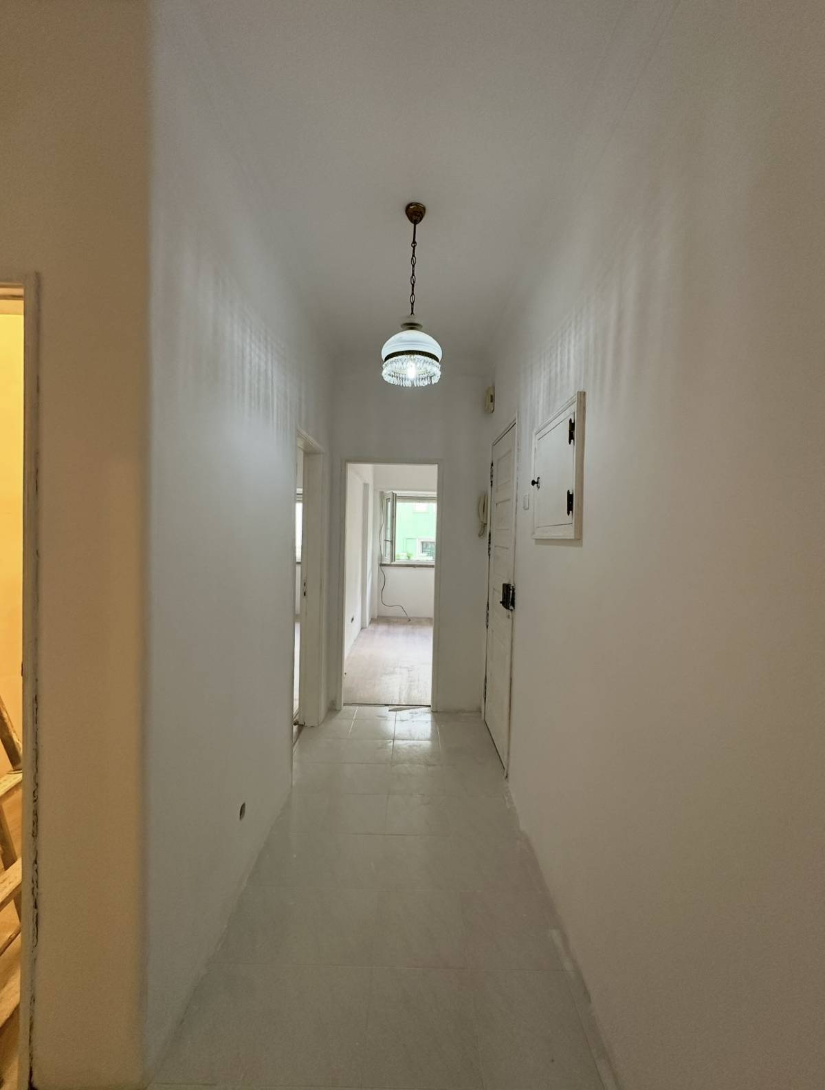 Remates D’Elite - Odivelas - Schrank reparieren