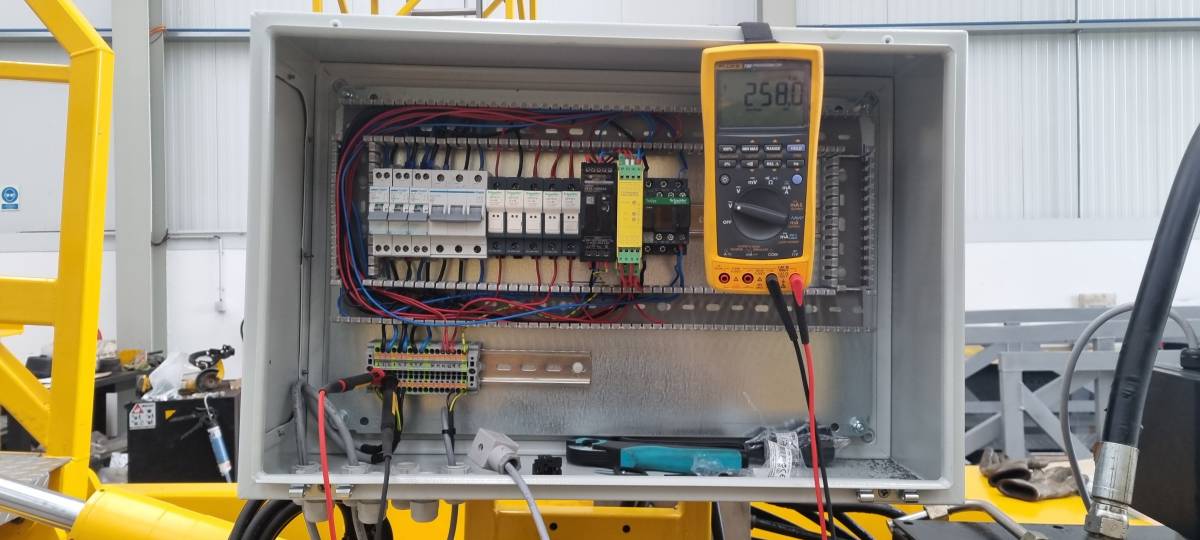 LM Solutions - Arganil - Verdrahtung / Verkabelung