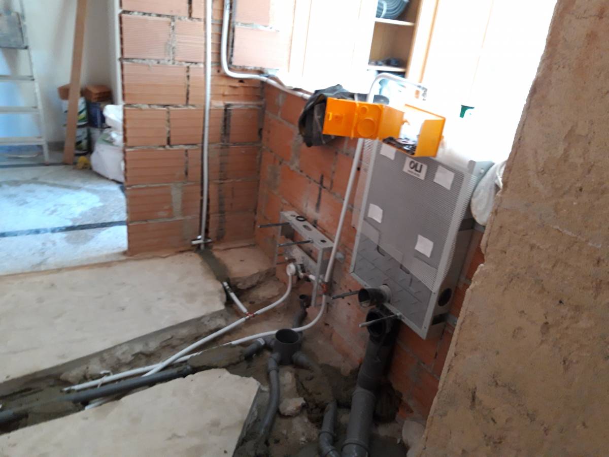 Molchanov - Oeiras - Plumbing Pipe Installation