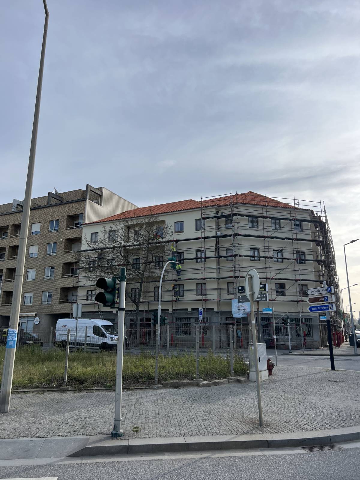 Metricspot.pt - Vila Nova de Gaia - Instalación de suelos de baldosas o piedras