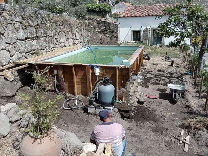 Serviços de limpezas Passa Aqui - Fundão - Upholstery and Furniture Cleaning