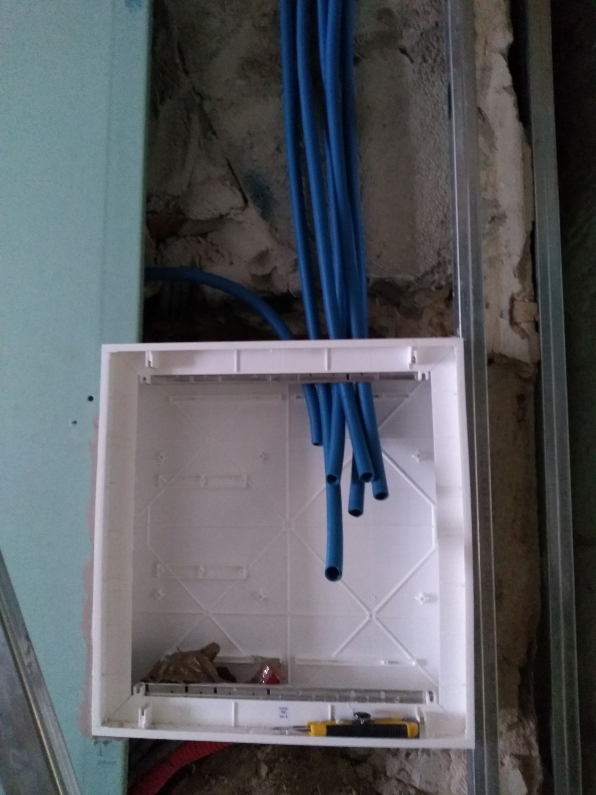 Alexsandro Barbosa de Lima - Soure - Circuit Breaker Panel or Fuse Box Repair