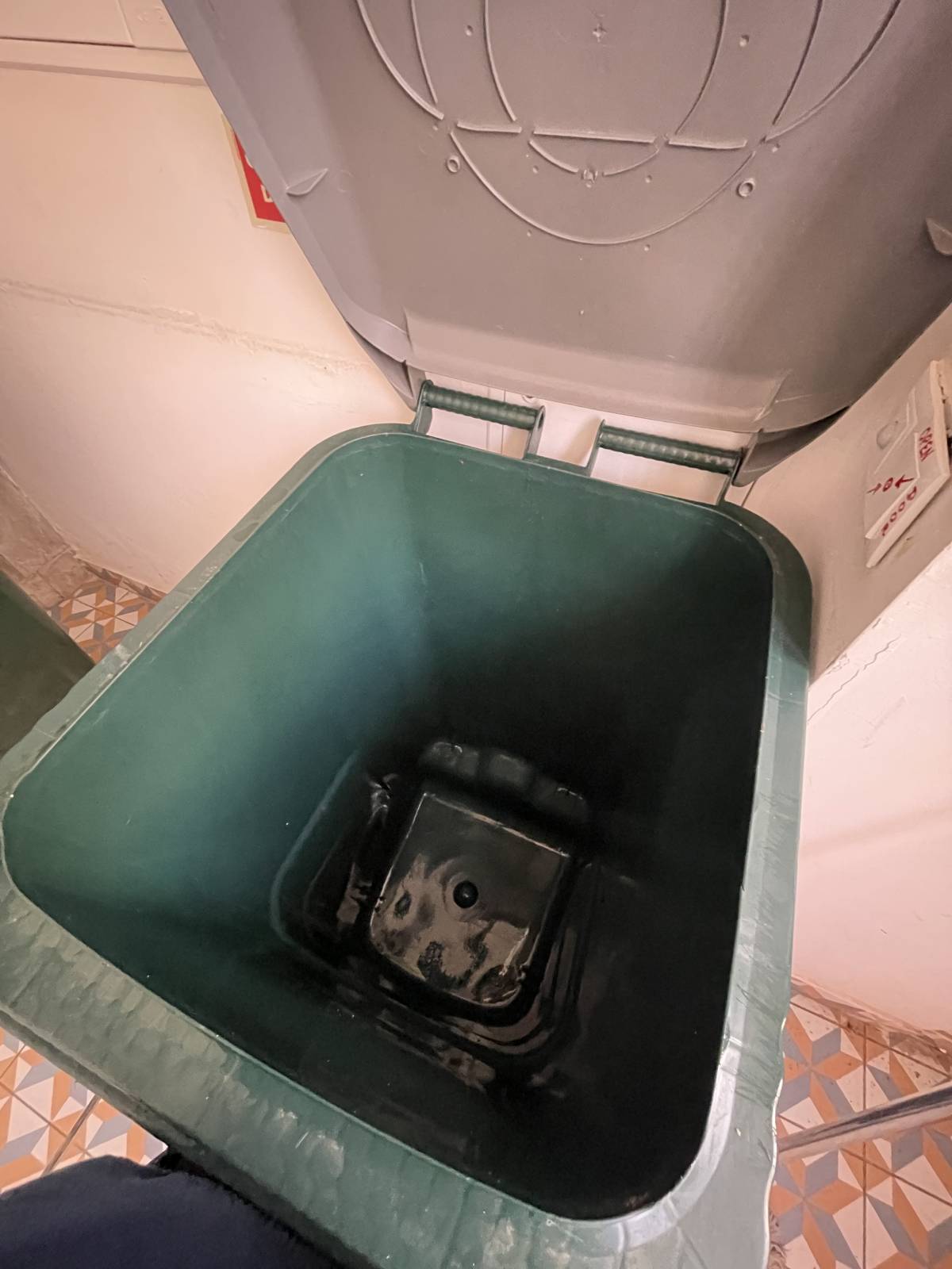 Leandro - Lisboa - Upholstery and Furniture Cleaning