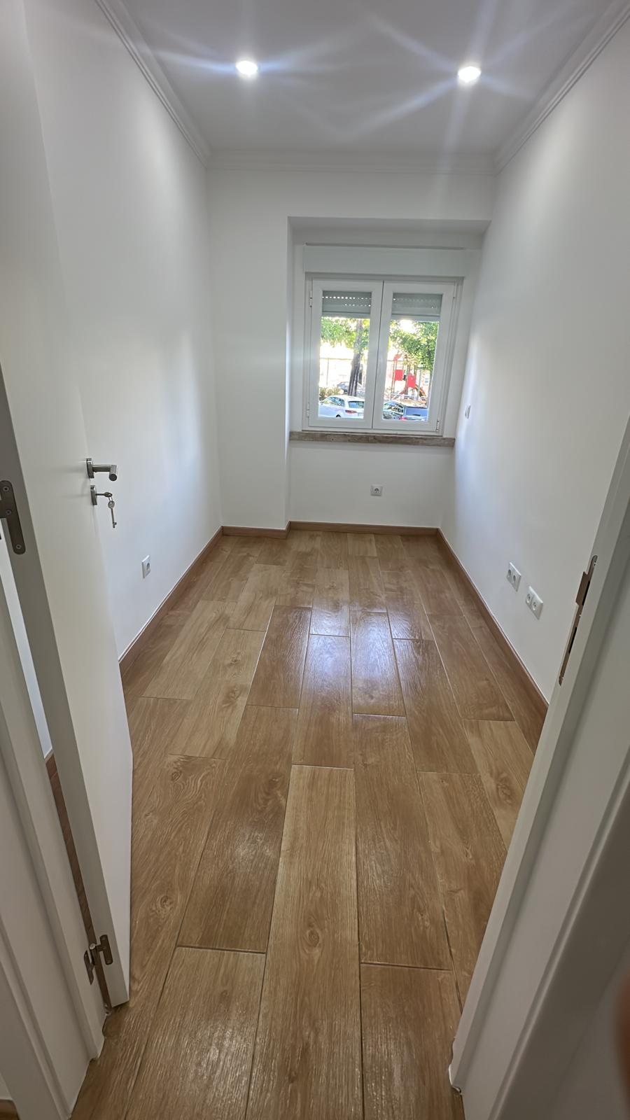 Sikler & Santos Projetos de Remodelação Lda - Setúbal - Teppich verlegen