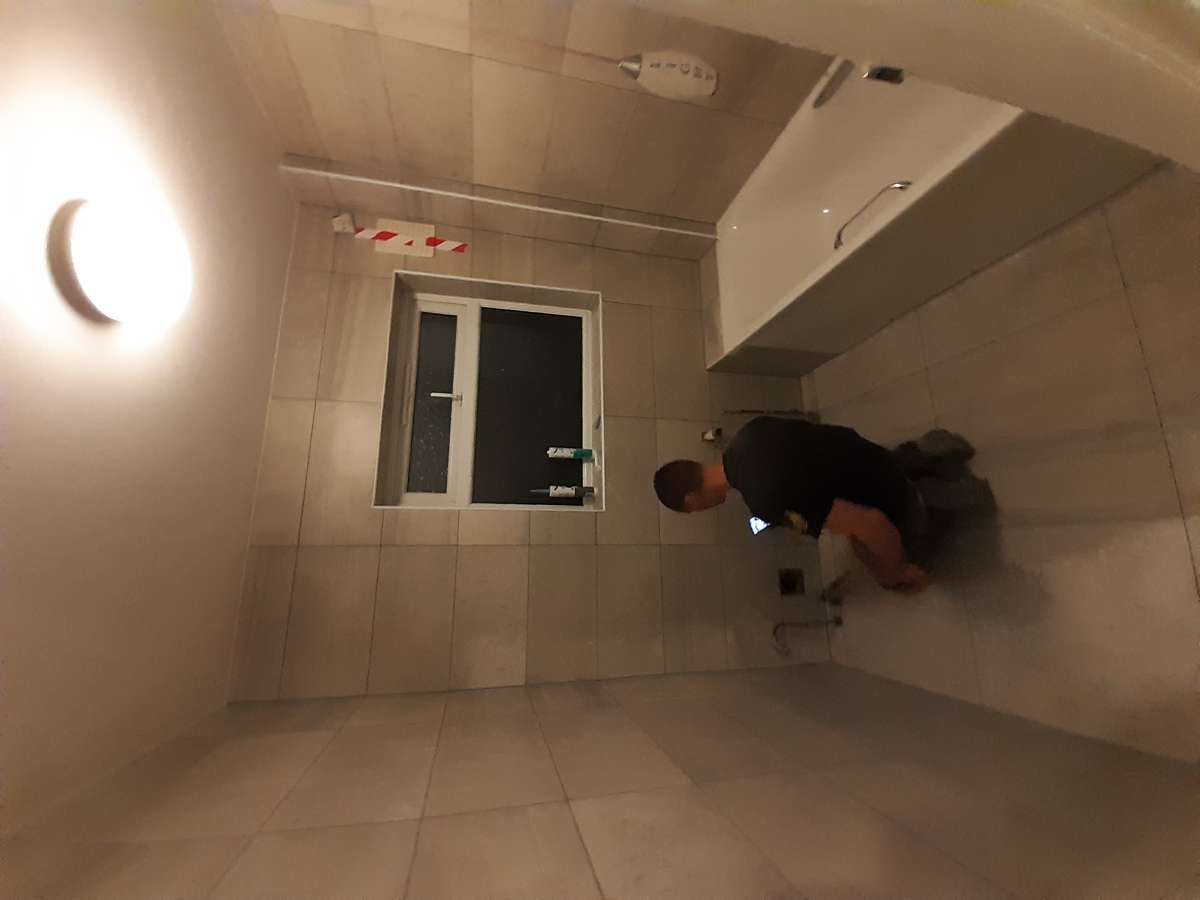 Andrei Lepadatu - Faro - Carpet Installation