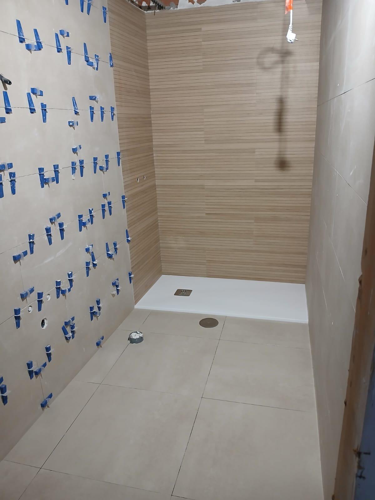 Sikler & Santos Projetos de Remodelação Lda - Setúbal - Ventilator montieren