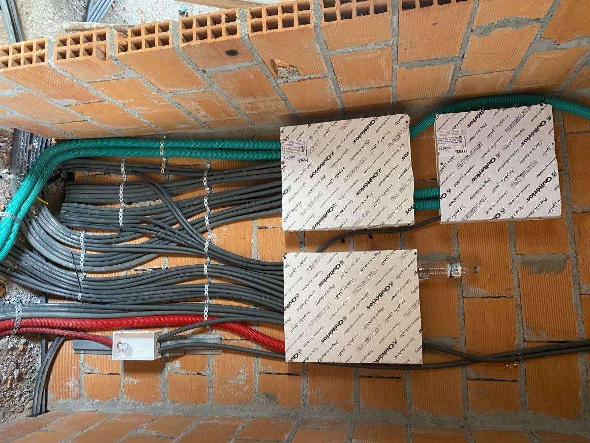 Renato Neves - Gondomar - Siding Installation, Repair, or Removal