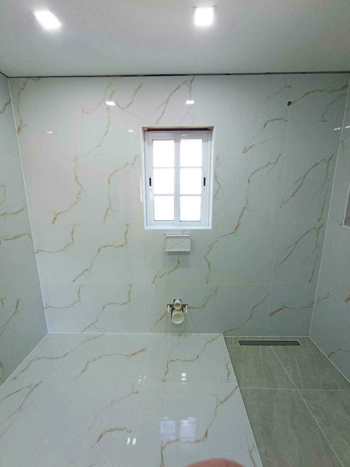JnEsteves Construções - Torres Vedras - Stone or Tile Flooring Installation