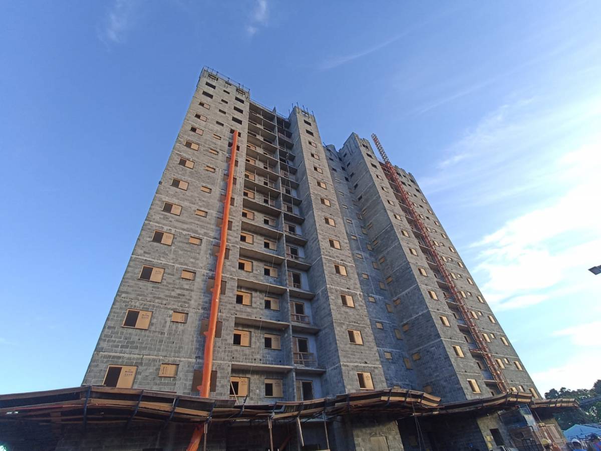 Eng. Leonardo Pascom - Lisboa - Roof Installation or Replacement
