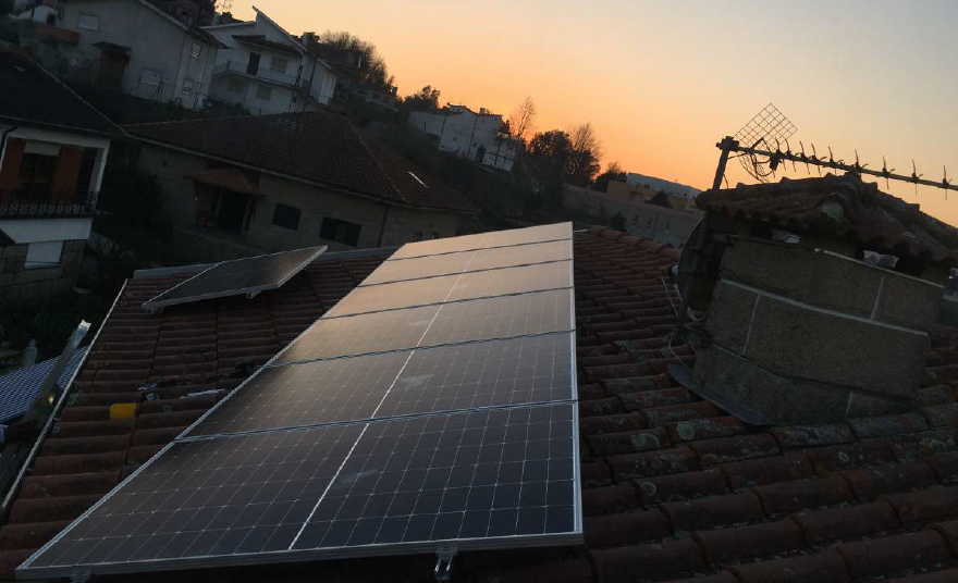 Flávio José Alves Unip. LDA - Vila Nova de Famalicão - Reparação de Painel Solar