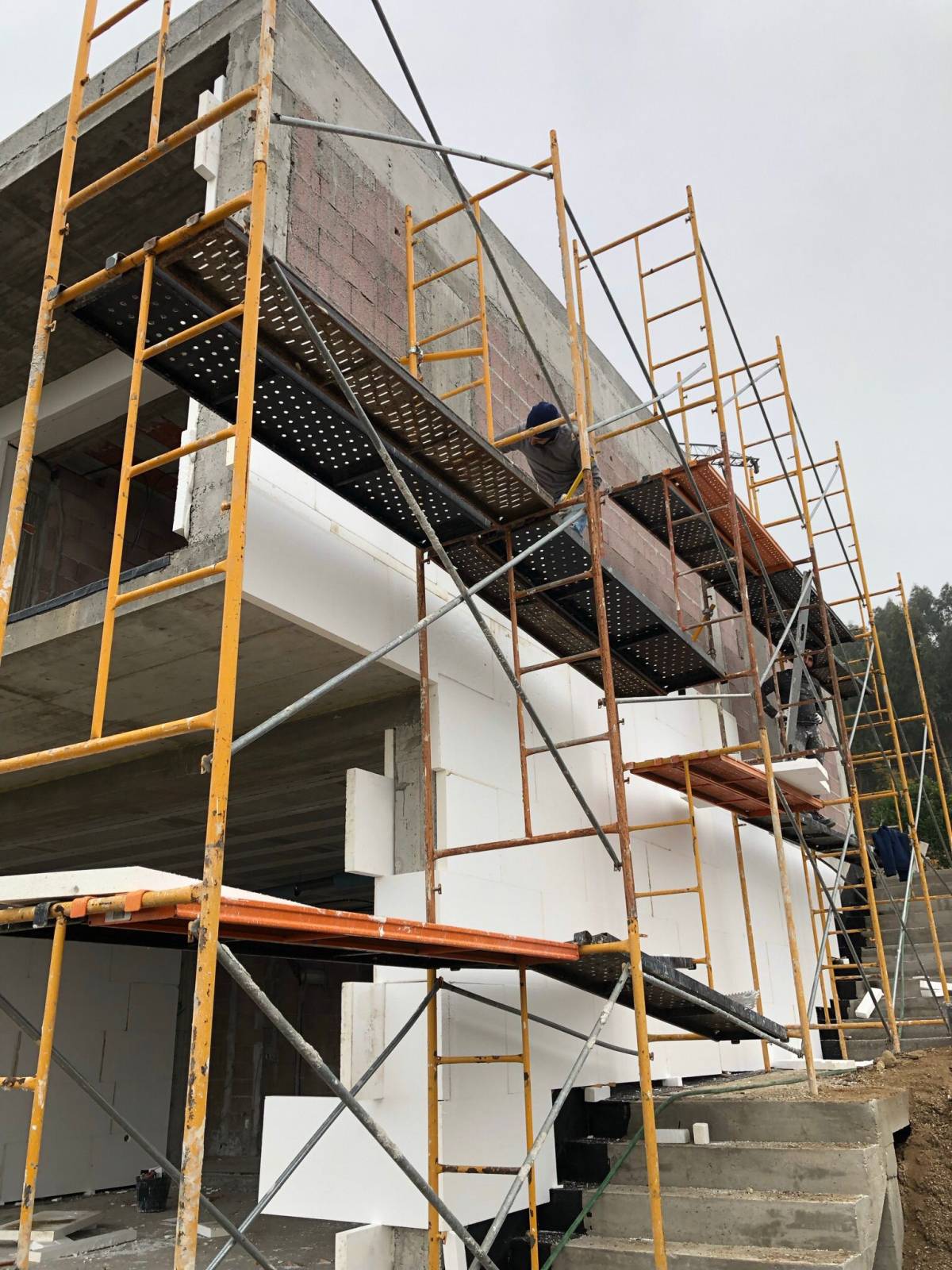 OCC - Oliveira Carrilho Construções - Braga - Tratamento de Relvado