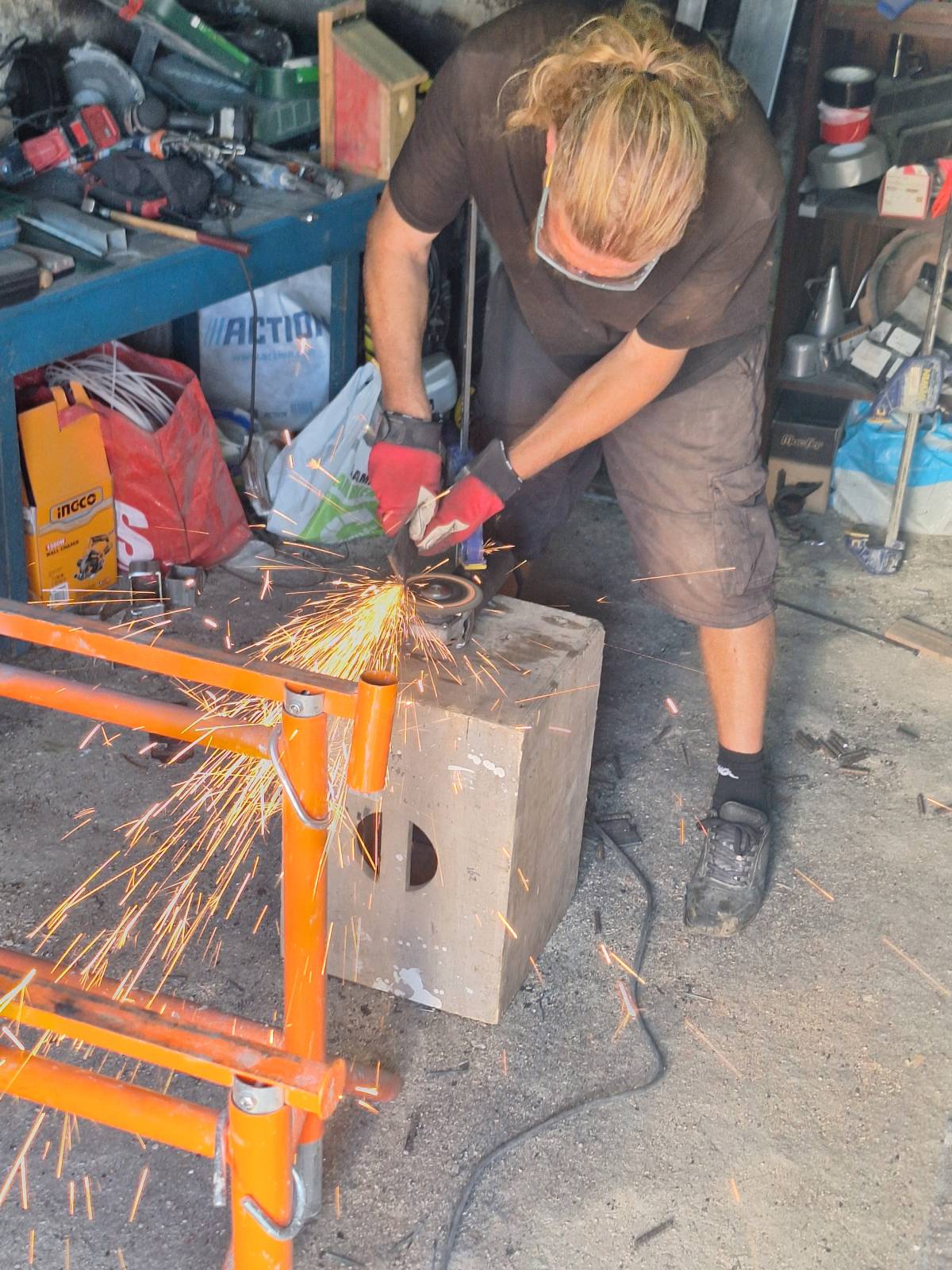 John the welder - Fundão - Gazebo Installation