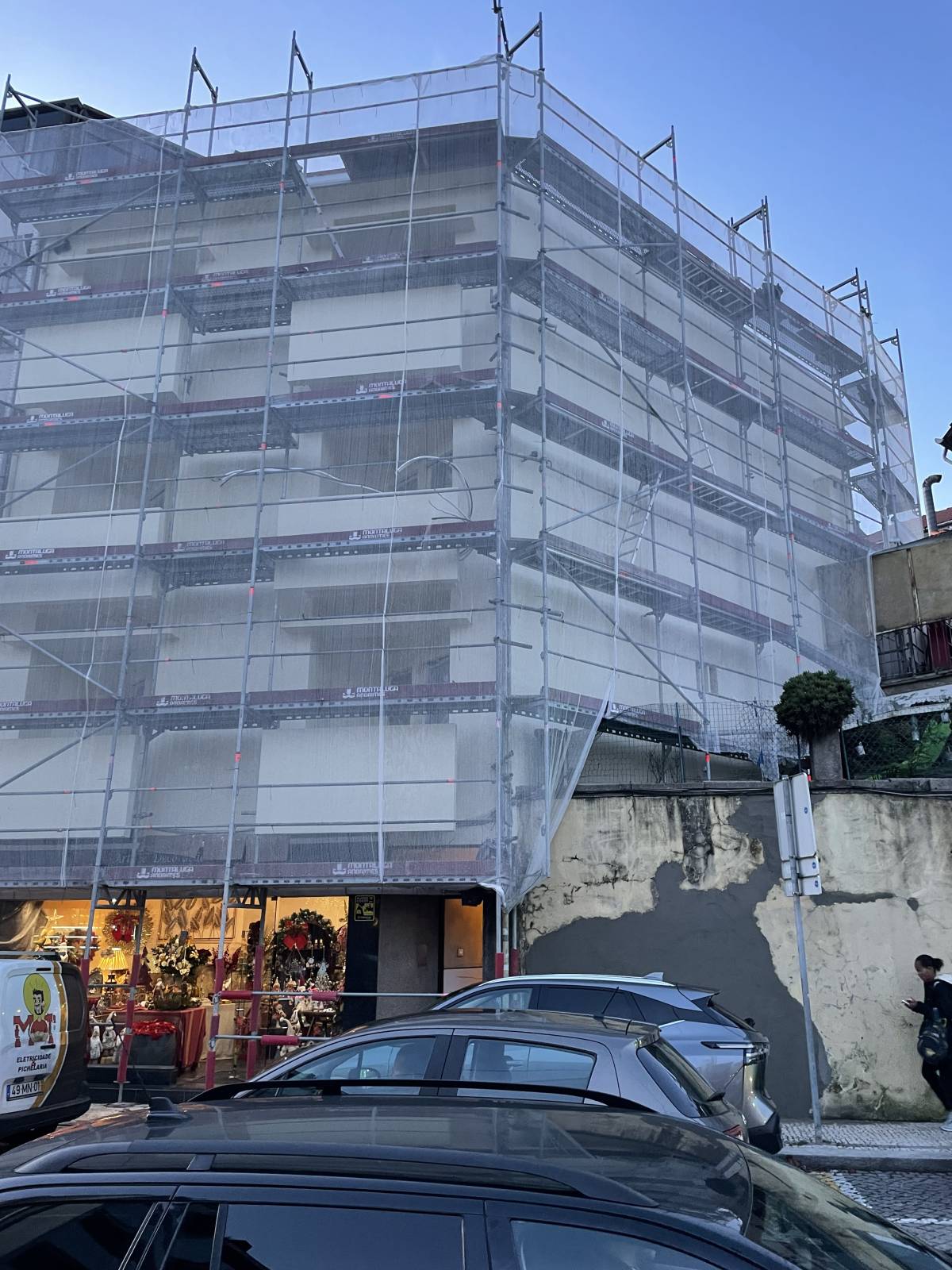 Magistral Ditático Lda - Barcelos - Remodelación de armarios