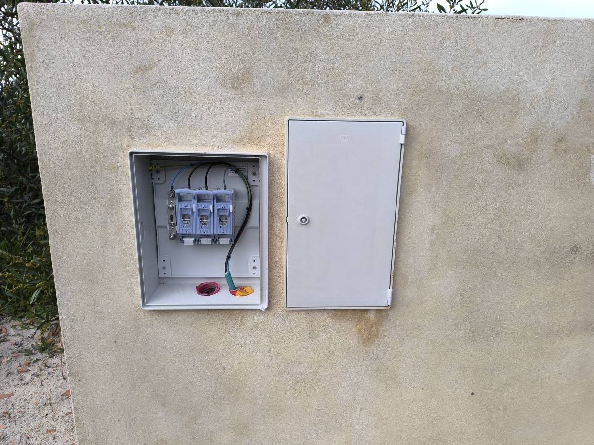 M&G Engenharia Elétrica - Marinha Grande - Instalação de Lâmpada