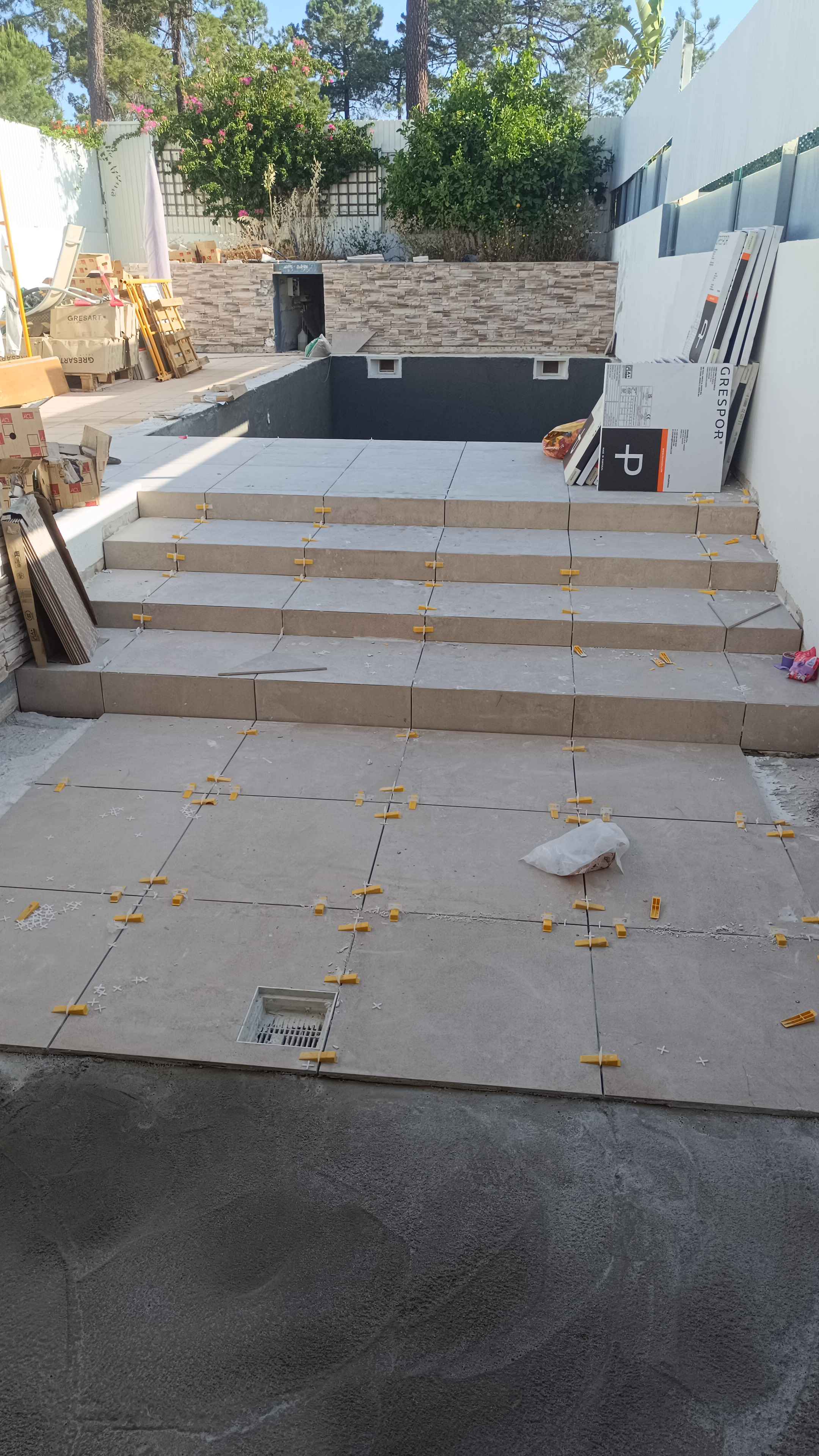 GUI ISOLAMENTOS - Faro - Stone or Tile Flooring Installation