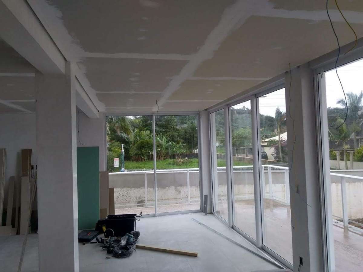 Jonas Diegues - Santo Tirso - Tile Installation