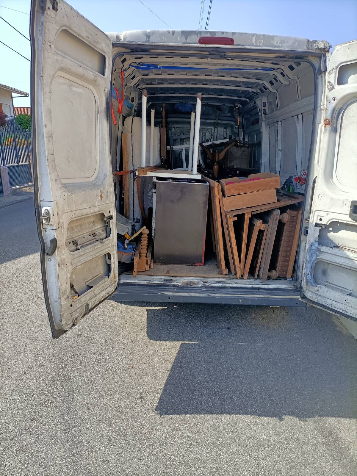 Luis Oliveira Gonniki,lda - Santa Maria da Feira - Chauffeur