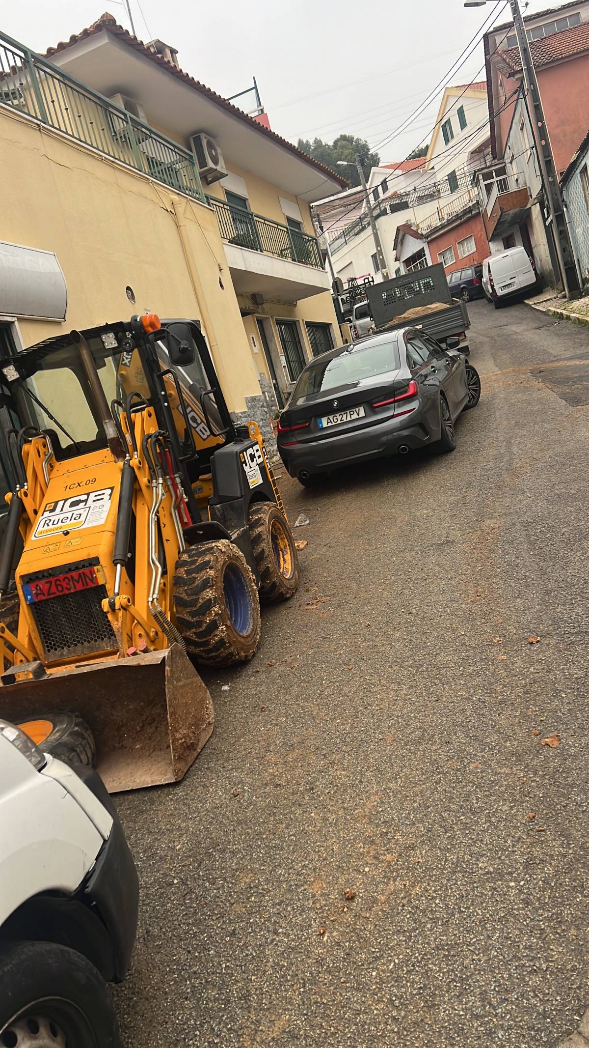 Anjos Assíduos Construção (engenheiro,salvador) - Loures - Instalação de Pavimento Vinílico ou Linóleo