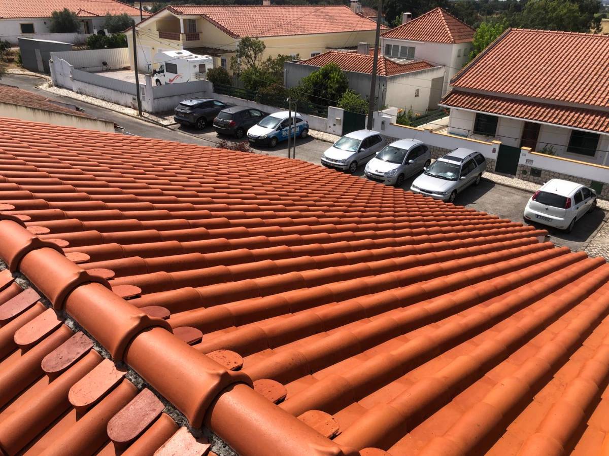 Adesio Júnior - Montijo - Instalação, Reparação ou Remoção de Revestimento de Parede