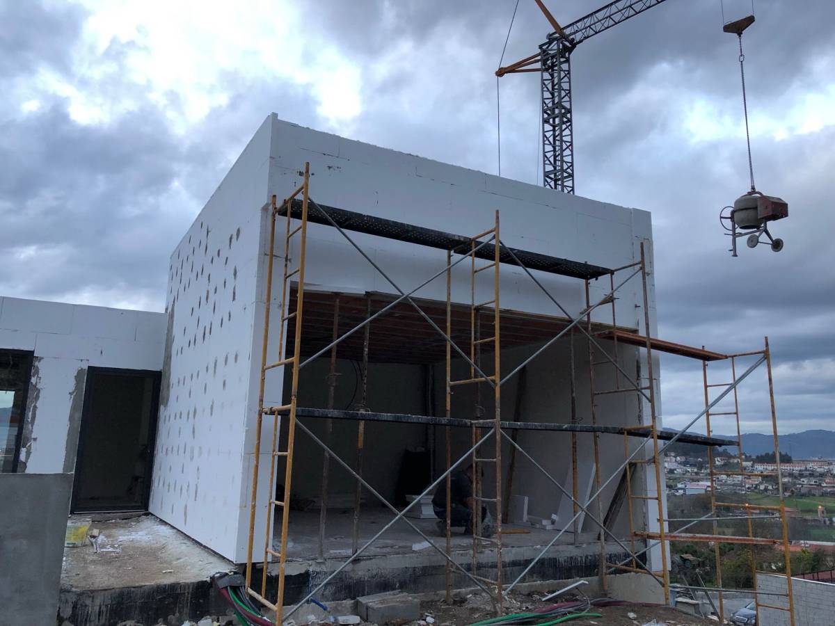 OCC - Oliveira Carrilho Construções - Braga - Montagem de TV