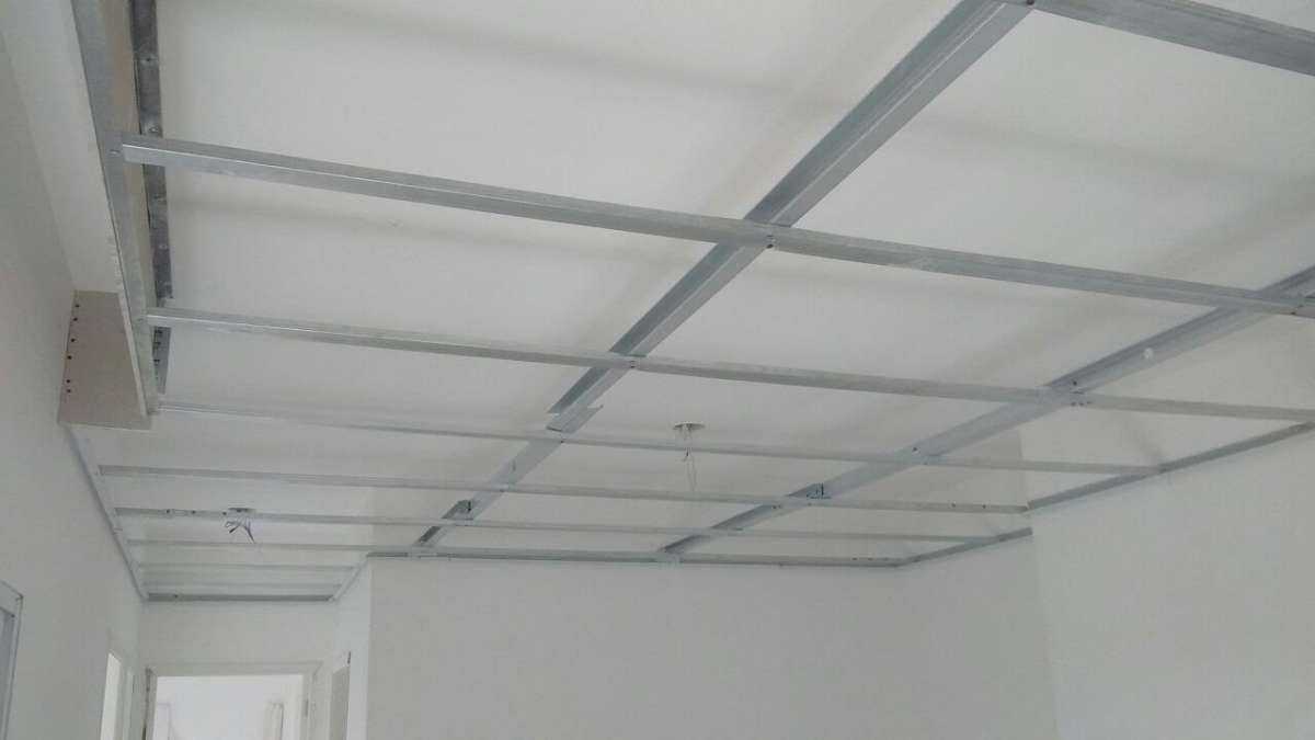 Jonas Diegues - Santo Tirso - Wallpaper Repair