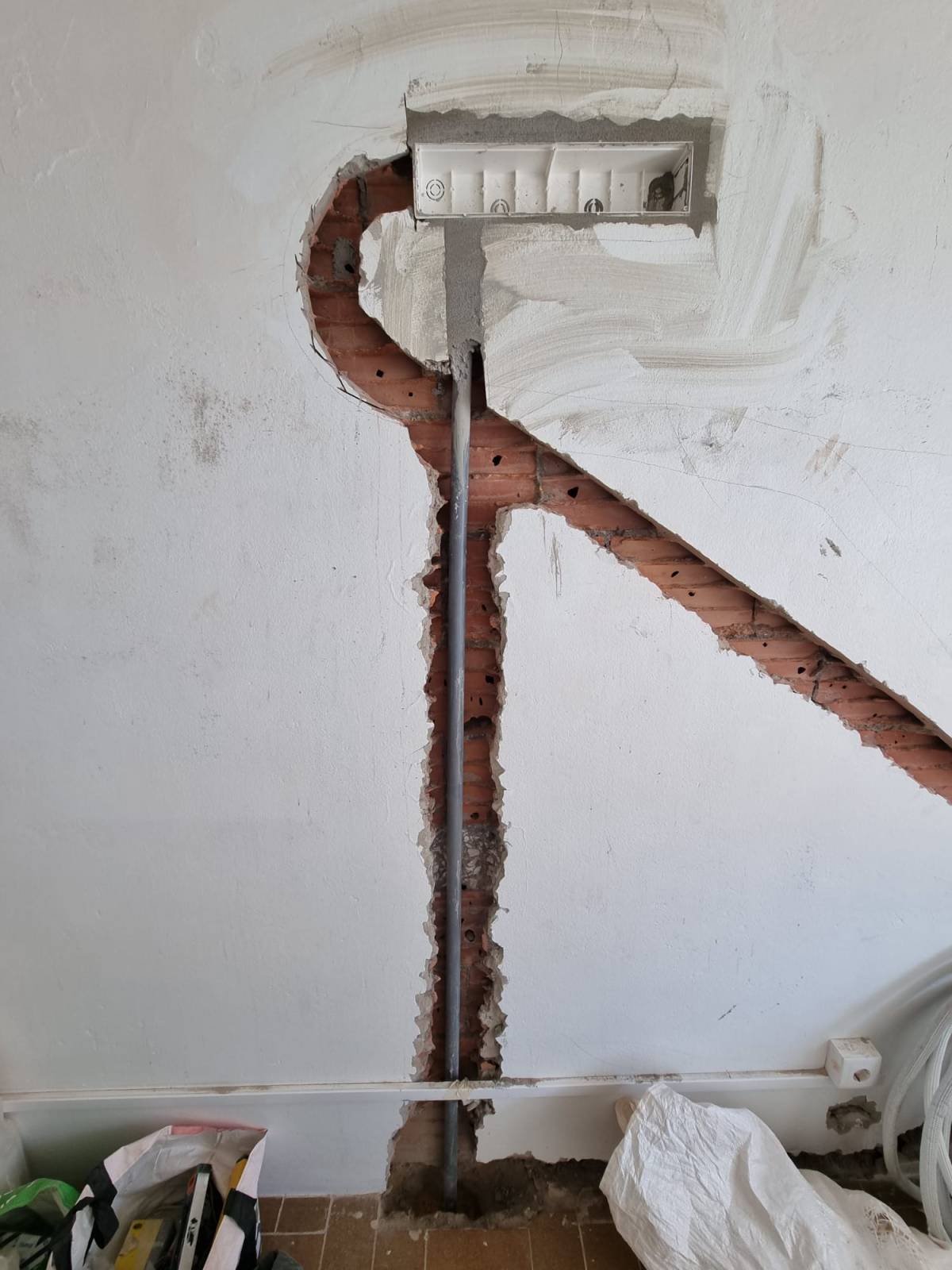 Breno Mendes - Sintra - Montagem de Equipamento Desportivo