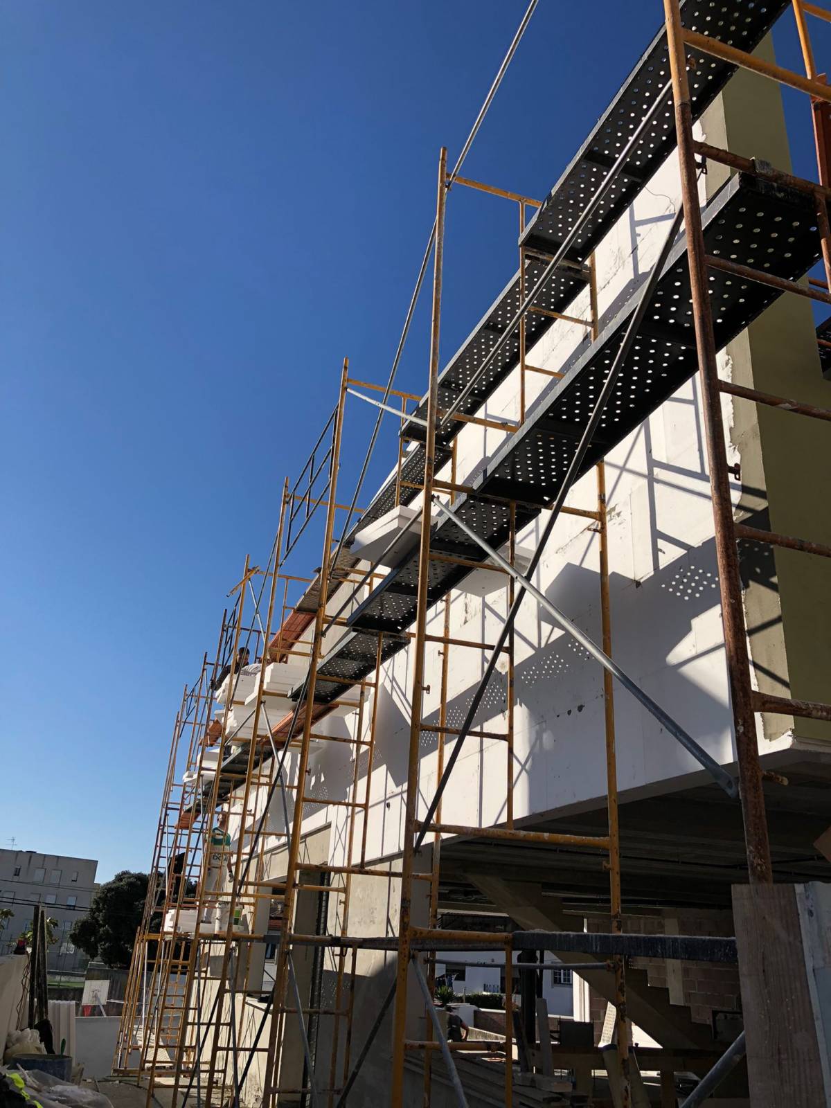 OCC - Oliveira Carrilho Construções - Braga - Instalação de Disjuntor ou Caixa de Fusíveis