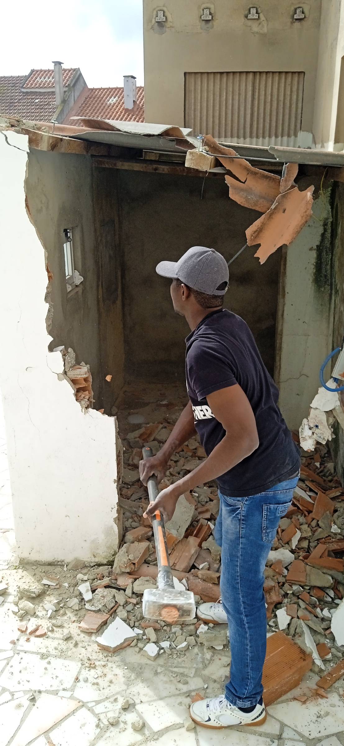 Delinear Serviços - Amadora - Corte e Aparação de Relvado