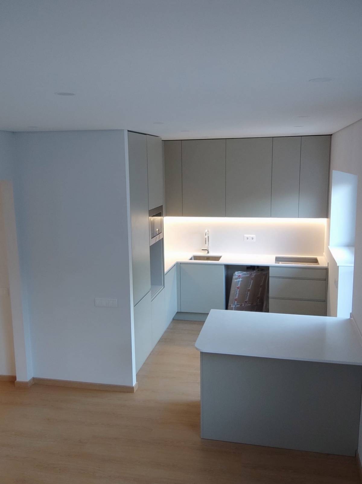 Pedro Cimão de Lima - Braga - Hardwood Floor Installation