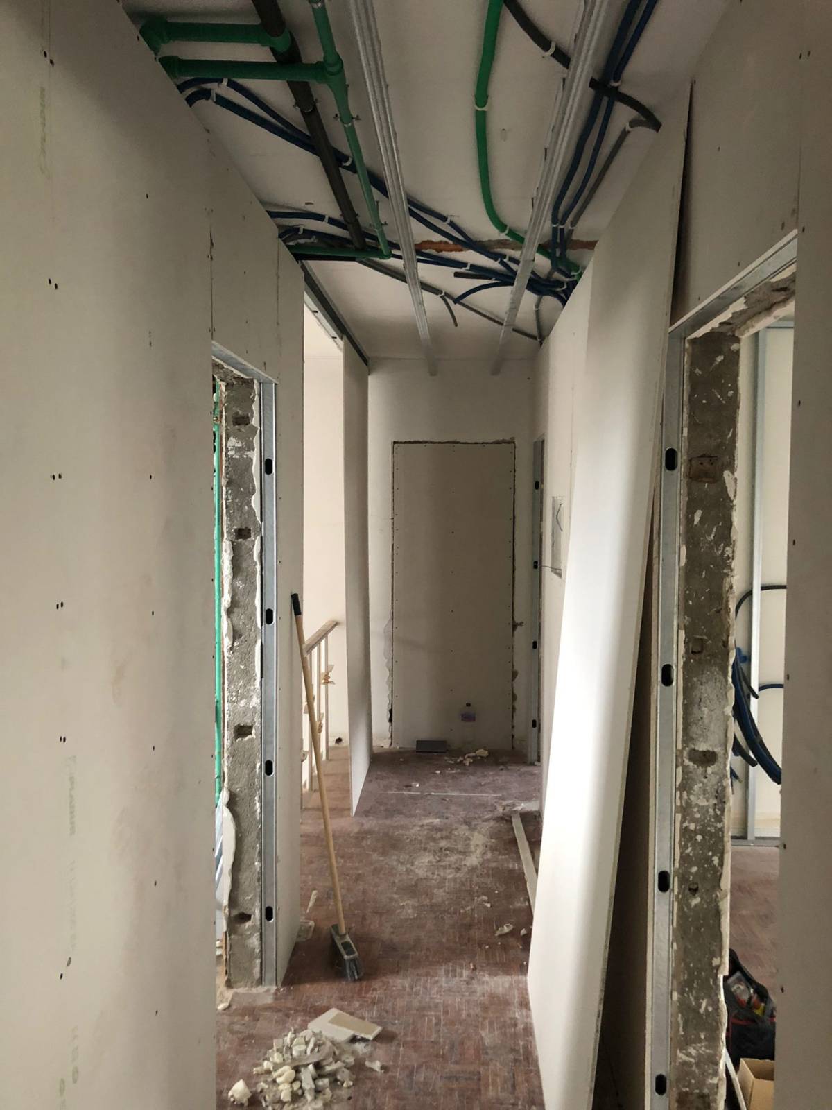 OCC - Oliveira Carrilho Construções - Braga - Instalação de Escadas