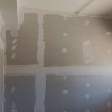 Jonas Diegues - Santo Tirso - Wallpaper Removal